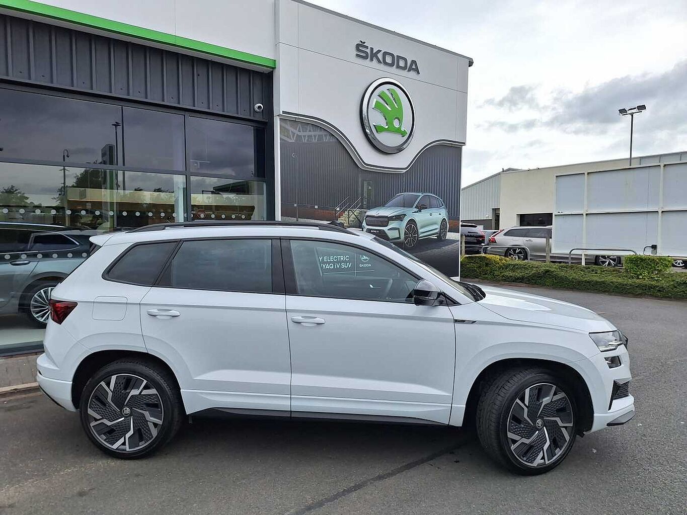 SKODA Karoq SUV 2.0 TSI (190ps) 4X4 SportLine DSG